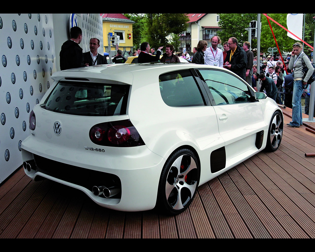 2007 Volkswagen GTI W12 Concept